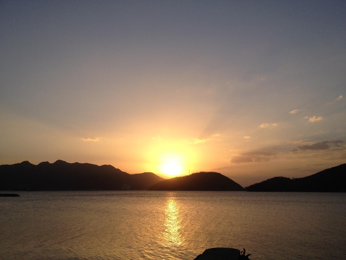 Shodoshima Olive Youth Hostel ภายนอก รูปภาพ